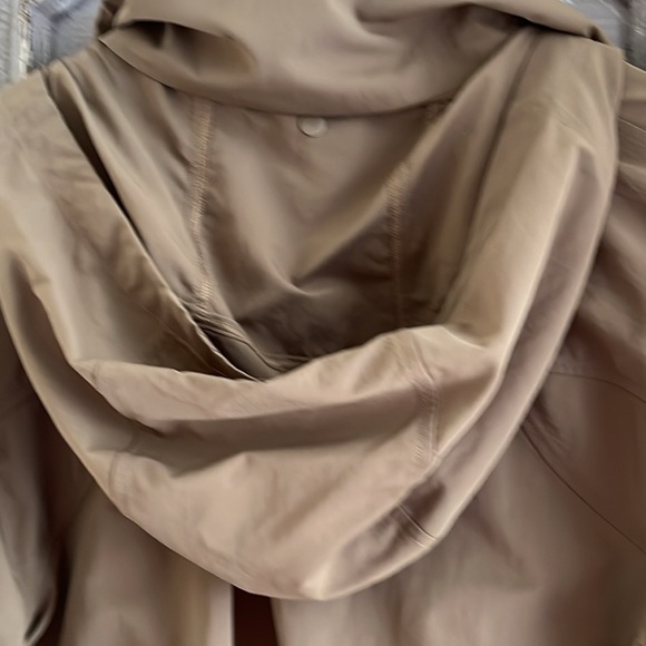 Lululemon Womens Always Effortless Full Zip Hooded Jacket Coat. Like New! - Picture 6 of 7